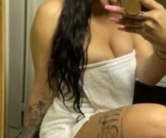 NEW IN TOWN CATCH ME WHILE I'M HERE BABE - Image 2