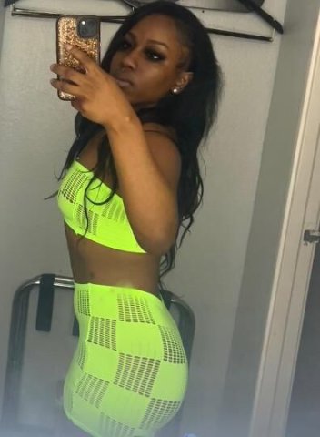 Chocolate🍫Available for INCALLS , OUTCALLS & TRUCK STOPS😉Beware IM a SQUIRTER💦 & CREAMER🥥‼ - 1