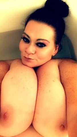 🤭🤭🤭bbw sexy emily 😜😜 - 1