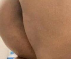 Wet and juicy pussy ready to fuck - Image 4
