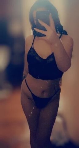 Im wet juicy and super sweet. hear any dif its to gatekeep me - 1