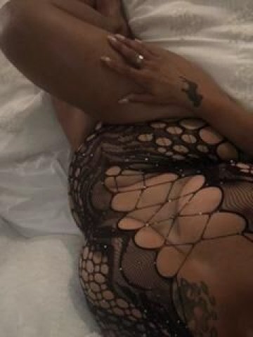 BTW Cute in the Face & Thick i. the Waist - 1