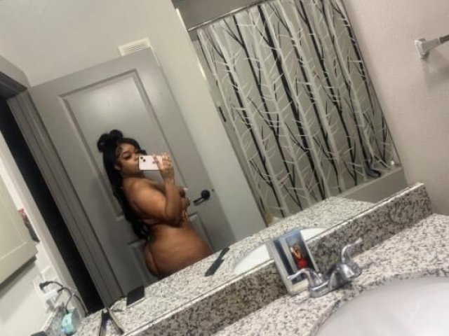 Wet Beauty 💦 Here For Your Pleasure 🥂😻 - 1