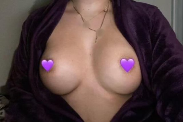 young and sexy latina waiting to please you.🔥 - 1