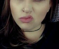 I will leave u beyond satisfied. White female DD thicker than a snicker - Image 1