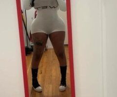 Drop Dead Gorgeous Bubble Butt Juicy Pussi - Image 3