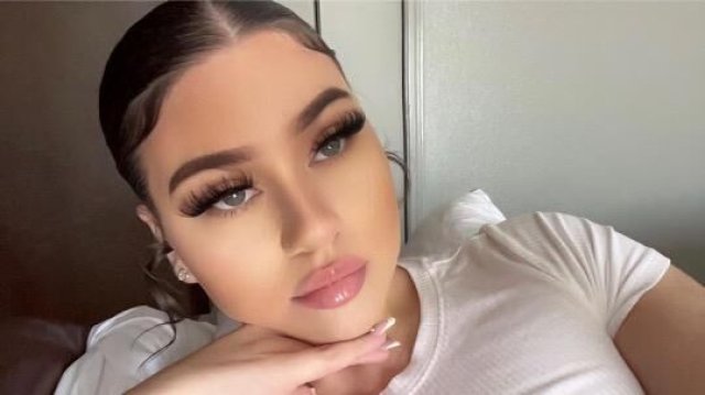 Blue eyed fantasy🦋 ask about 2 girls!👯♀😍 - 1