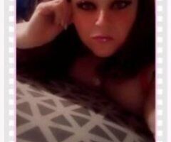 Hey Bella here if you want that sloppy deepthroat action hit me up !!@ - Image 2