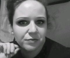 Hey Bella here if you want that sloppy deepthroat action hit me up !!@ - Image 3