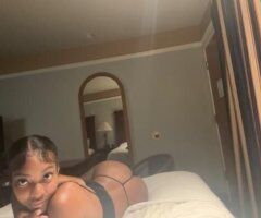BACK IN TOWN 💋 - Image 2