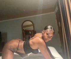 BACK IN TOWN 💋 - Image 3