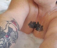 Your Place ONLY a Discreet BBW Treat is on HER way 🤩😍😘 - Image 4