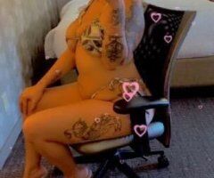 Golden Goddess 👑 Pleasure At Its Finest 🫦🍭 Here Only For A Moment 💝 - Image 4