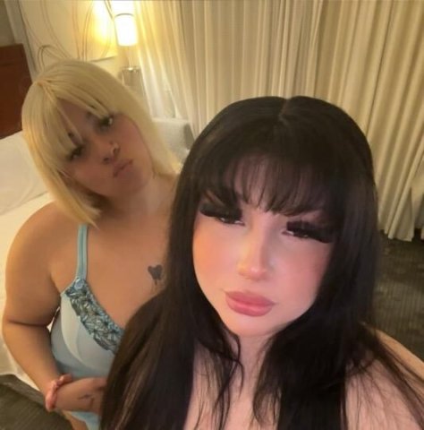 ZOEY & BELLA - 1
