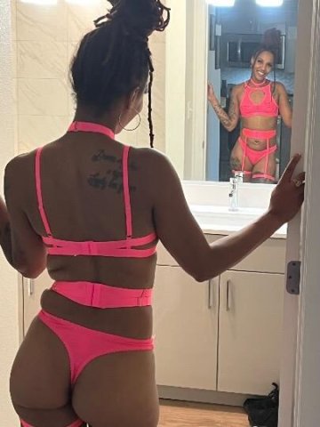 petite caramel treat 🍭 - 1