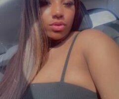 Oklahoma City escorts - pleasure with Champagne