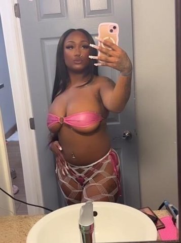 Sexy & Sweet treat 🍫🌴 lets party ❄NEW HERE - 1