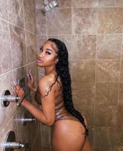 NEW IN TOWN 💎 FLAWLESS petite BEAUTY 💖💋 - 1