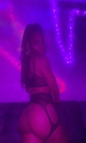 Come party & hang out with me 😝 I have party favors !!! - 1