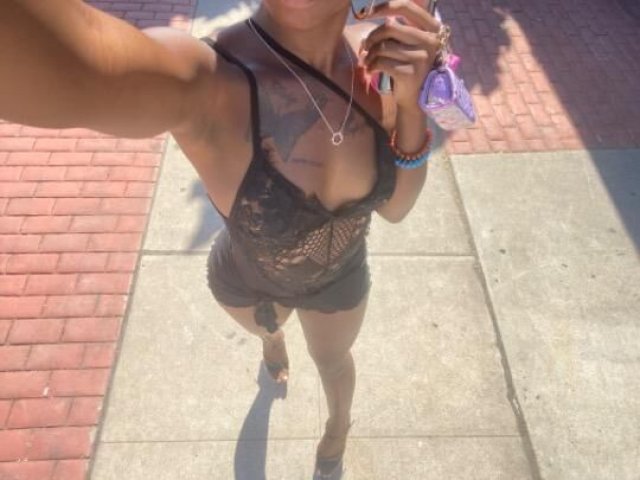 hey my love im back in town lets meet up ! 🥰 - 1