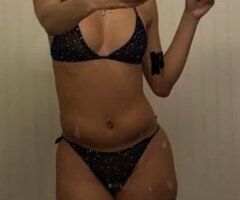 Manchester escorts - Slim thick Caramel skin island baby😘
