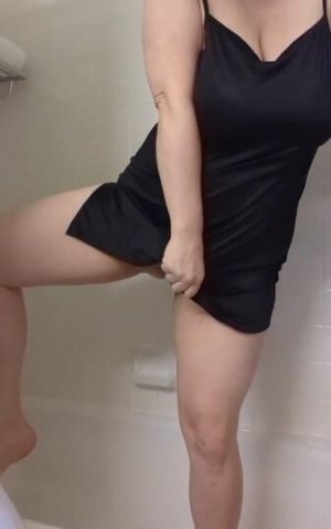 brains, beauty AND boobs! make out with your sweet freckly GF 🩷 - 1