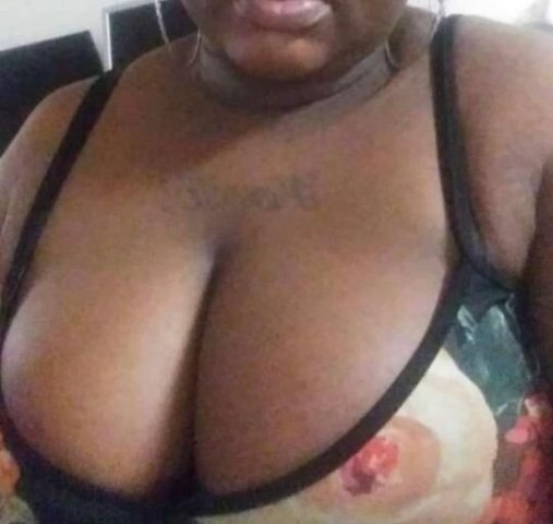 sexy SEXY CHOCOLATE BIG TITS AND GOOD COOCHIES!! - 1