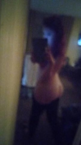 hey im emily new to town an ready to have fun🌹 - 1