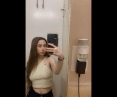 Kansas City escorts - tiny and sweet