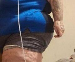 Lafayette escorts - selling pics for cash