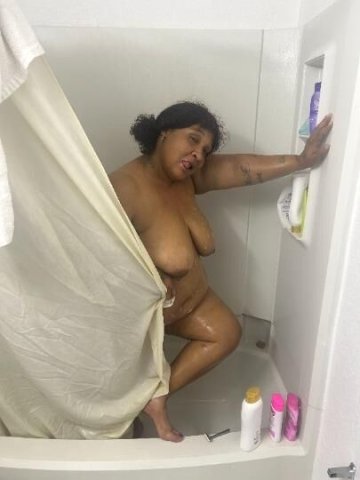 delicious big sexy red thang ..jus 4 u an ur needs. - 1