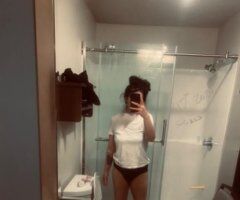 thicc pretty smile white girl wet - Image 3