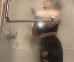 thicc pretty smile white girl wet - Image 4