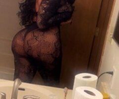 THICC and curvy - Image 8