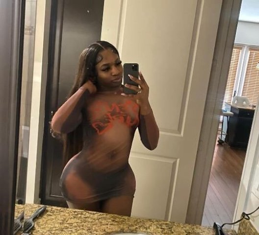 BIG BOOTY PRETTY FREAK / FACETIME SHOWS AVAILABLE - 1