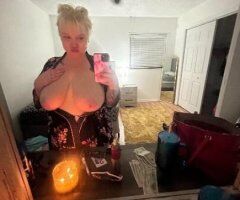 sexy Lexi in Orlando only until Sunday. cum see how deep my throat is.. and then make me squirt for you ❤ - Image 2