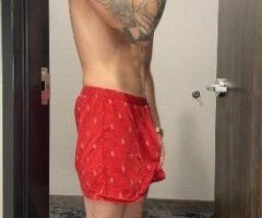 6"2 blonde hair blue eyes athletic prison body. you know you have a fantasy so come explore it. i can be what ever you want me to be - Image 3