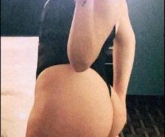 Knoxville escorts - thick snow bunny pretty face pretty eyes