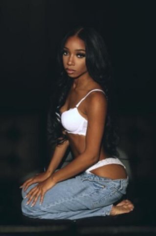 1 HOUR $650 (INCALL/OUTCALL) - 1