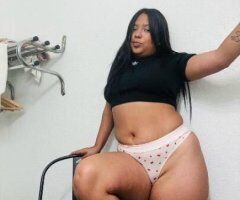 hermosa latina con buenas curvas nalgona - Image 2