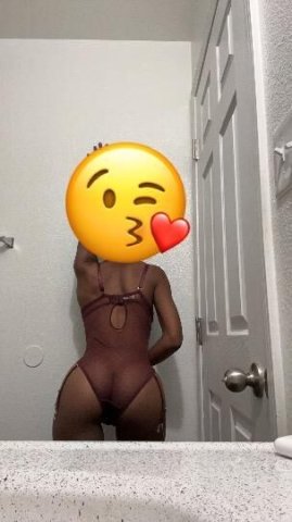 Sexy carmel baddie🤪💦 - 1