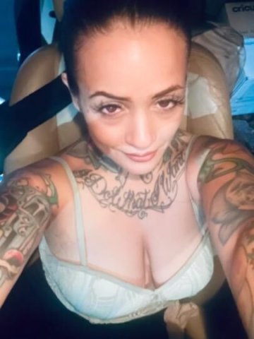 Tattooed MILF spinner that loves to please... 💦🌹 available NOW - 1
