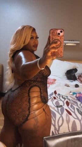 Sexy Tatted BBW😏😈want you to bust a fat nut on my ass ❤️❤️ - 1