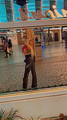 HEY YALL ITS ME LIL MISS SHORT N SWEET ILL BLOW YOUR SOCKS OFF YOUR FEET 😘🌬🧦🥴 🏨 Palmdale📍 - 1