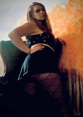 upscale outcall sexy, fun natural redhead..uber me from Louisville. Up early. lets play! - 1
