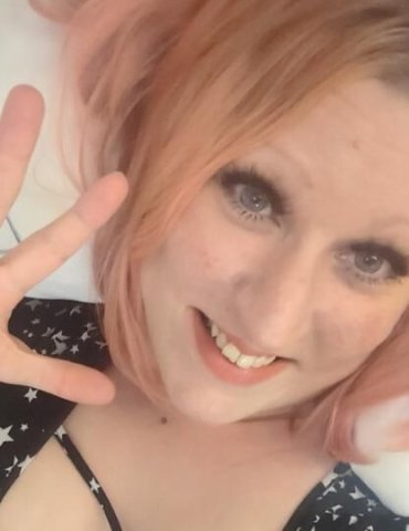 brains, beauty AND boobs! make out with your sweet freckly GF 🩷 - 1