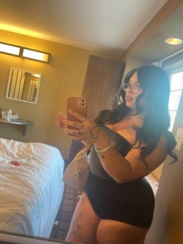 your favorite big booty latina 💦😍 - 1