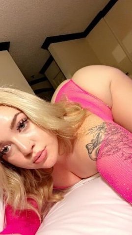 CUTIE WITH A BOOTY CUM BEAT THIS PUSSY 🤪💦 - 1