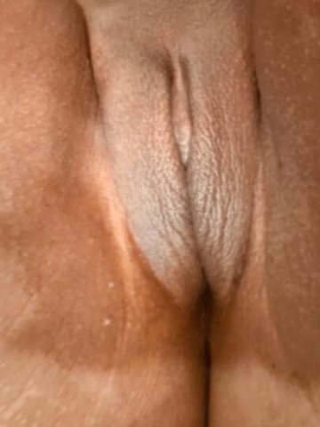 TIGHT GRIP , PRETTY PUSSY & TITTES 😉😜😜 - 1