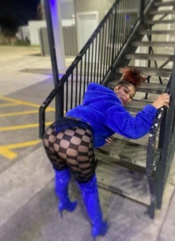 come see me 😘 - 1